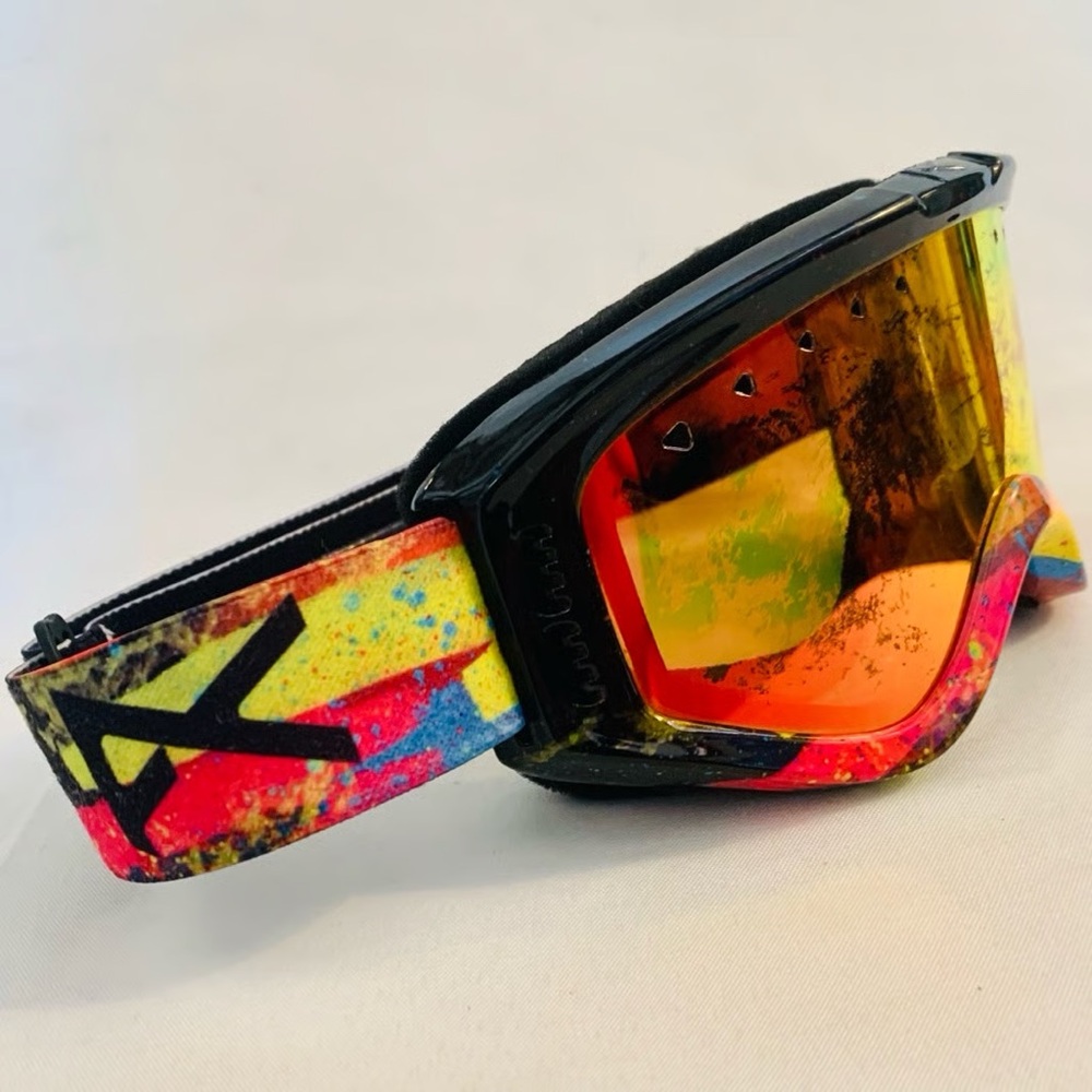 Anon Tracker snow goggles